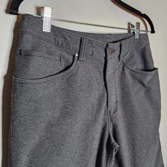 Lululemon Grey Tech Canvas ABC pants. Men's size 30×33.